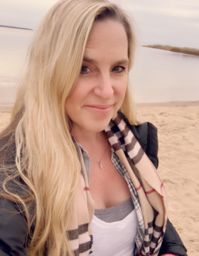 Lauren Reno April Alumni Spotlight 280x360 - 1