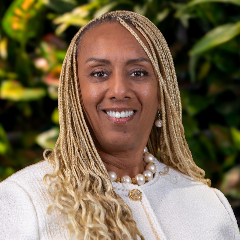 Laurie Sayles Alumni Board 800x800 - 1